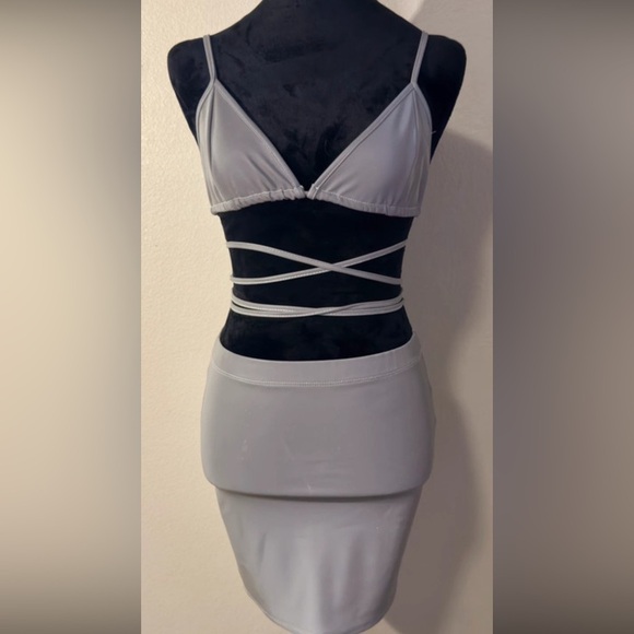 Fashion Nova Can't Hide Reflective Set - Picture 4 of 6